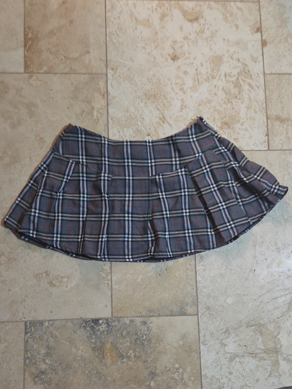 Avid Love Gray Plaid Pleated Mini Skirt | NWT | Size Medium | 12” Length